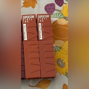 Maybelline Vinyl Lipstick Duo - 105 Golden and 100 Charmed